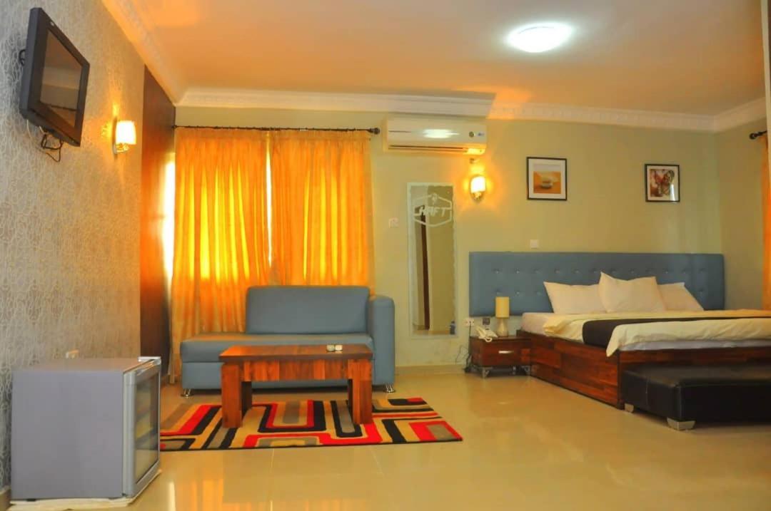 Royal Kaft Hotel Ikorodu Exterior foto